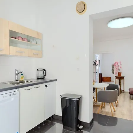 Apartment Large In Centre Pula! Pula
