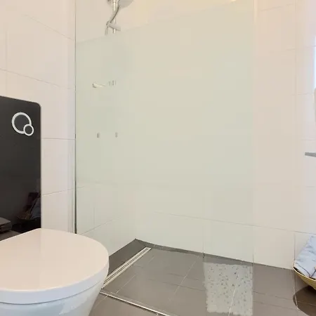 Large In Centre Pula! Appartement *