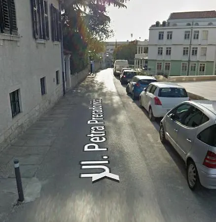 Large In Centre Pula! * Pula