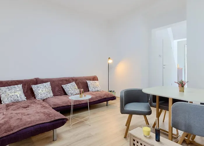 Daire Large In Centre Pula! Pula